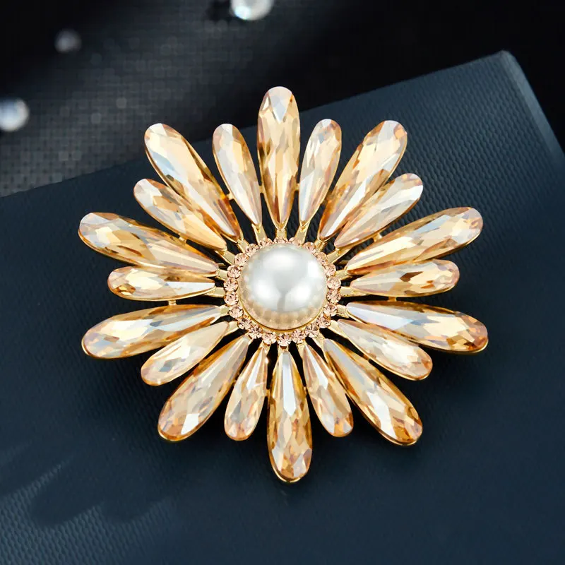 Fashionable and elegant crystal sunflower brooch