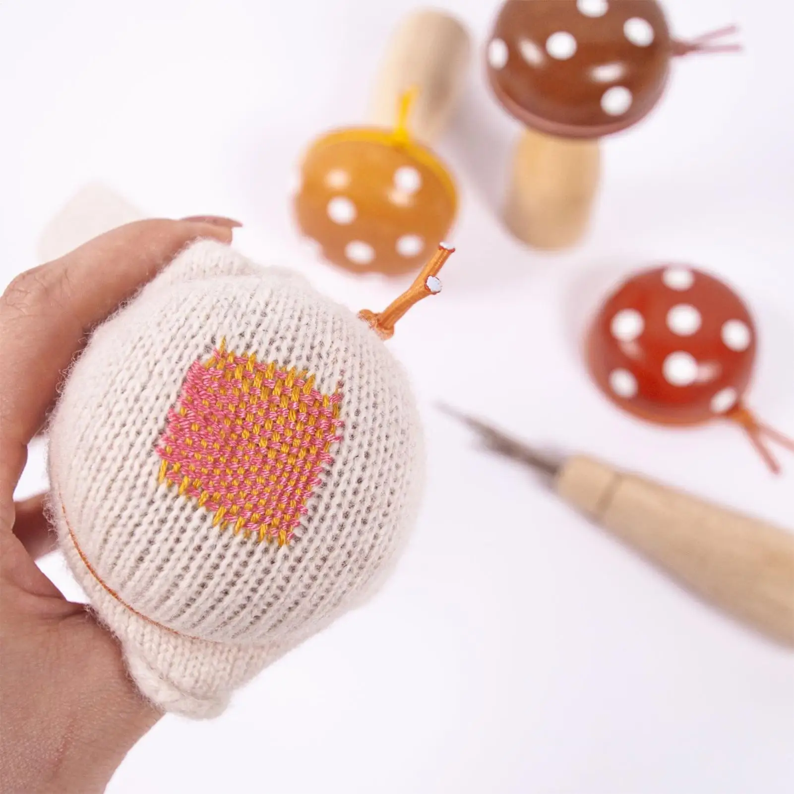 

Dot Darning Mushroom Knitting Tool Kit - Complete Mending Set With Wooden Accessories For Knitting Embroidery Repair