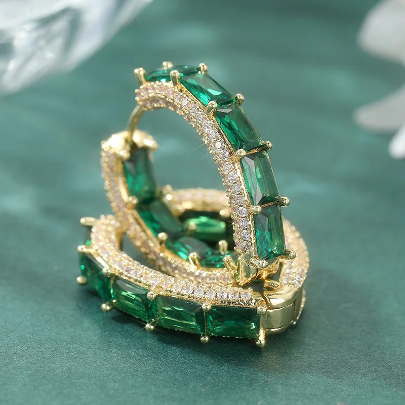 Luxuriöse geometrische synthetische grüne Zirkon-Creolen für Damen, modische goldfarbene Hochzeits-Brautohrringe, romantischer Schmuck – Detail 3