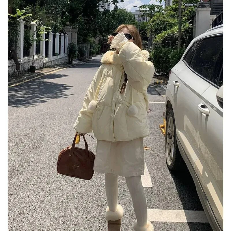 Chaqueta de empalme de piel de cordero de estilo coreano, ropa de algodón holgada y gruesa con sentido de diseño para figuras pequeñas, abrigo de invierno