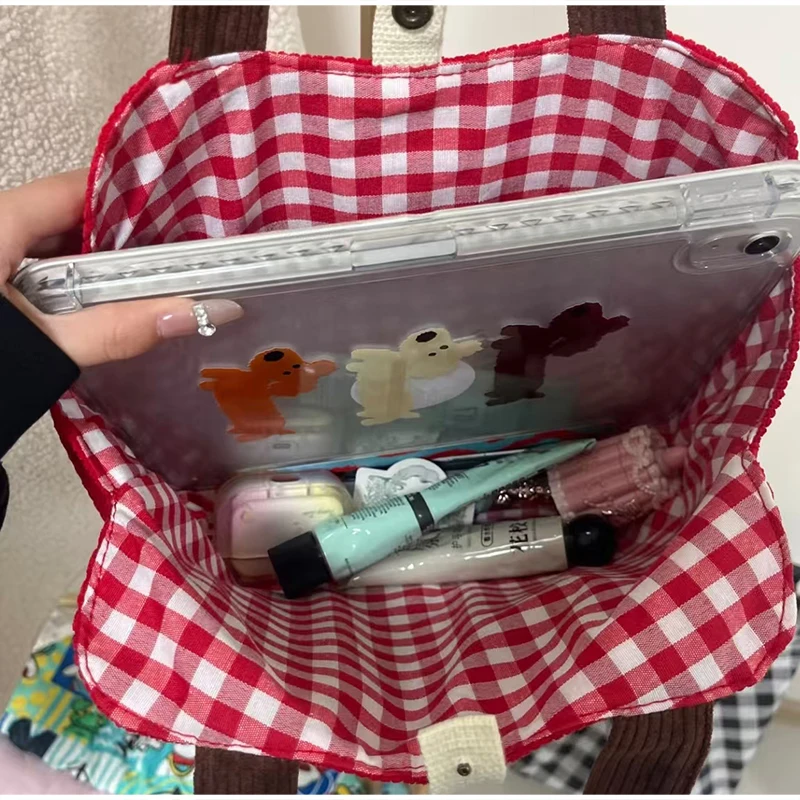 Apfel-förmige Umhängetasche, Damenhandtasche, Niedliche Leichte Kompakte Tasche für Reisen, Einkaufen & Freizeitausflüge, Druckknopfverschluss – Detail 4