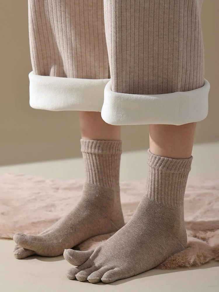 1 Paar Winter-Socken mit dicken Zehen für Damen, Baumwolle, solide, atmungsaktiv, warmer Boden, schlafender Frottee gegen kalten Schnee, lose Fünf-Finger-Socken – Detail 6