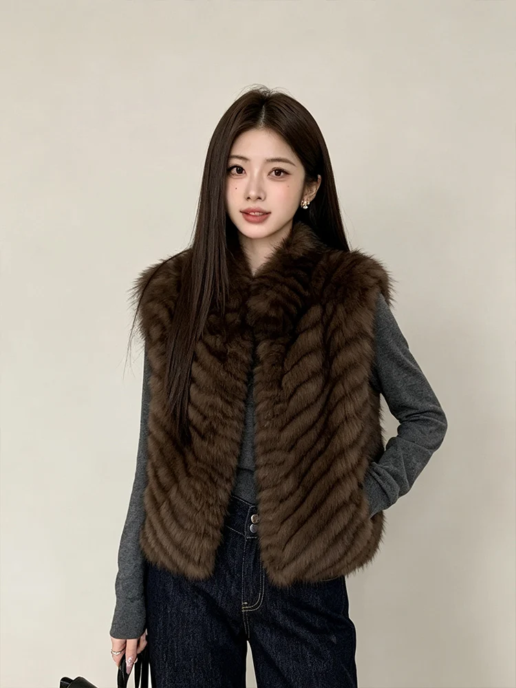 2026 Autumn Winter Warm Women Real Fox Fur Vest Fur Strip Sewed Toghter Waistcoat Female Short Jacket Outwear