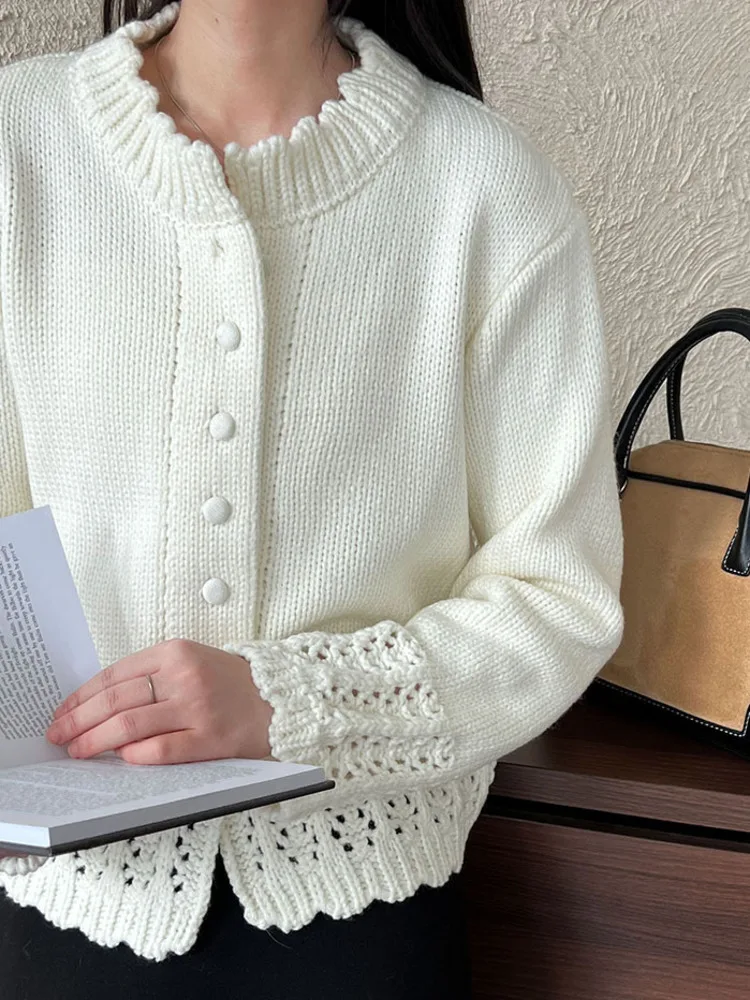 WHTREND Aushöhlen Pullover Spitze Gestrickte Rundhals Einfarbig Einreiher Strickjacke Herbst Winter Neue Abnehmen Top WH1795