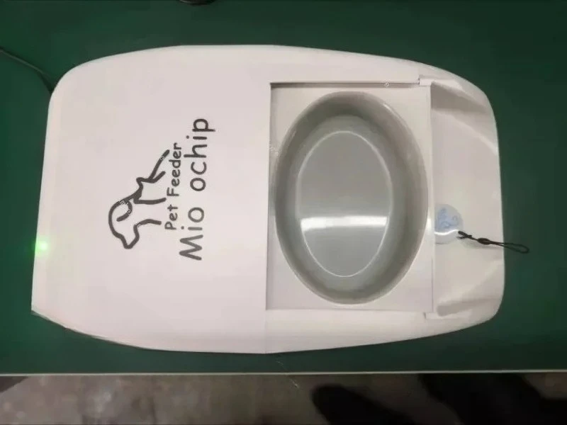 Microchip Pet Feeder for Cats and Dogs - Smart Food Dispenser with RFID Tag Recognition, Portion Control & Anti-Theft Design
