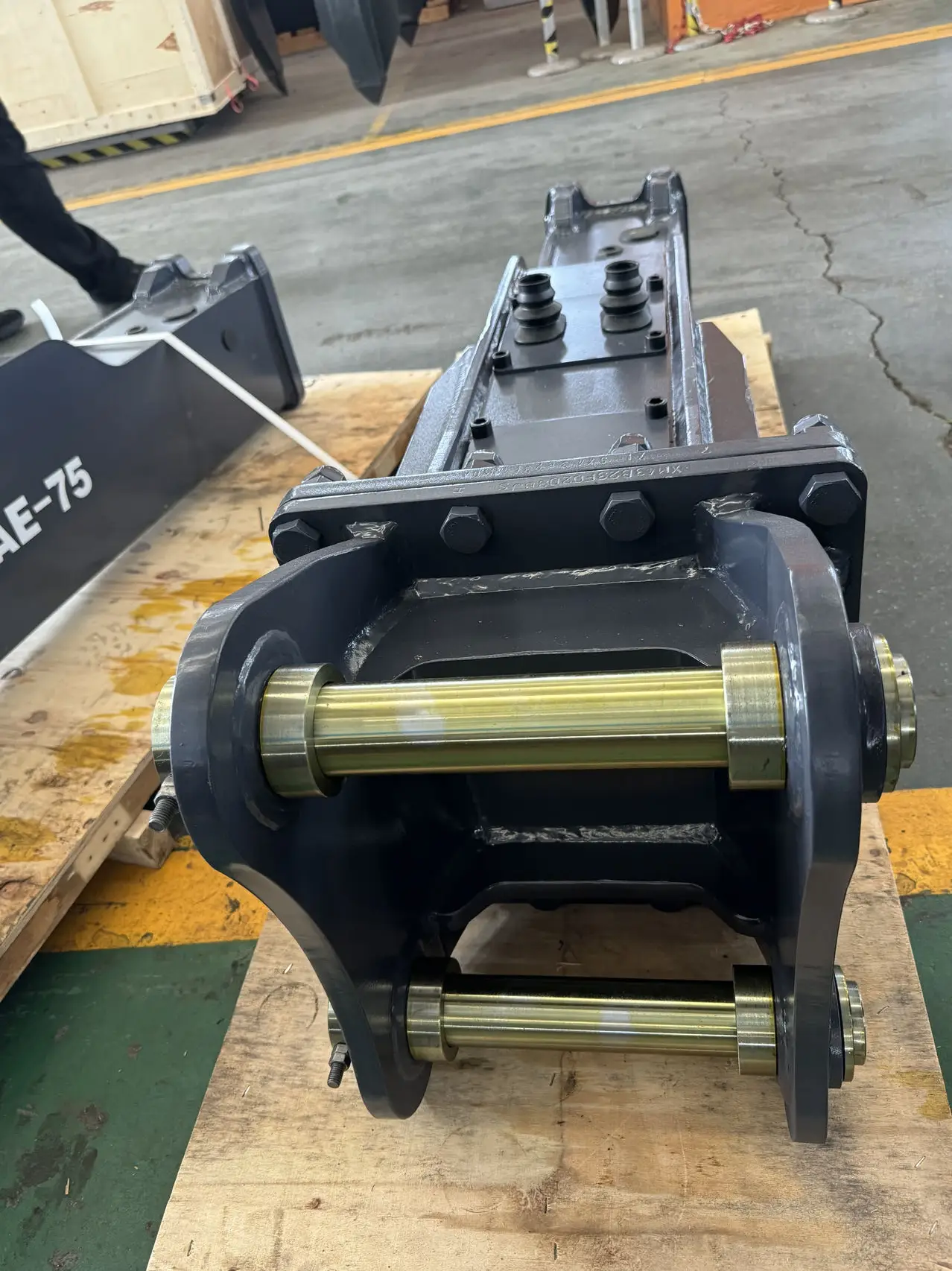 China Factory Oem Accepted Excavator Parts Construction Machines Hydraulic Side Type Breaker