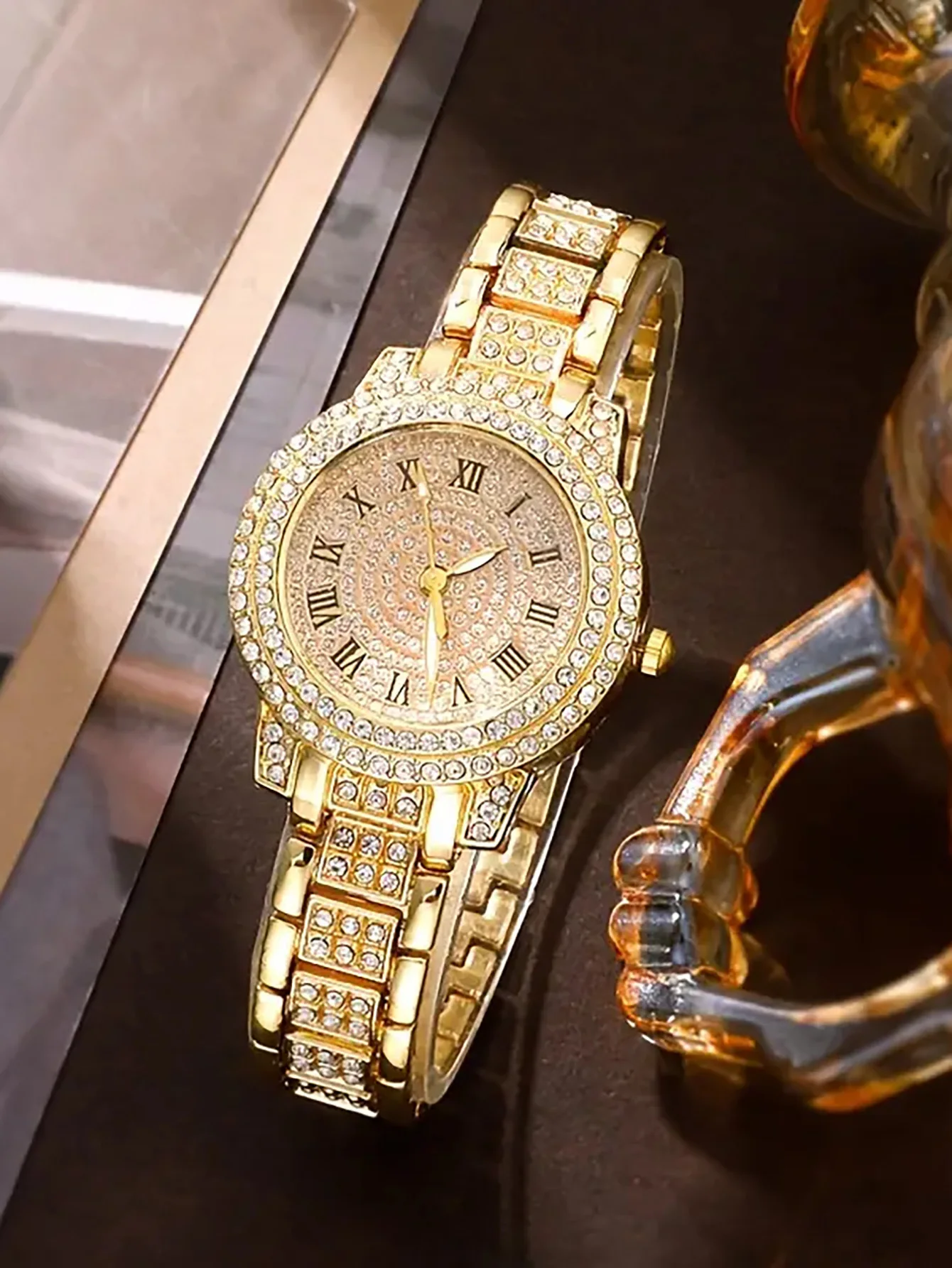 ゴールドとシルバーのステンレススチールフルダイヤモンドローマのファッショナブルなスチールバンドクォーツ時計とキューバブレスレットのセット - ギフトとして