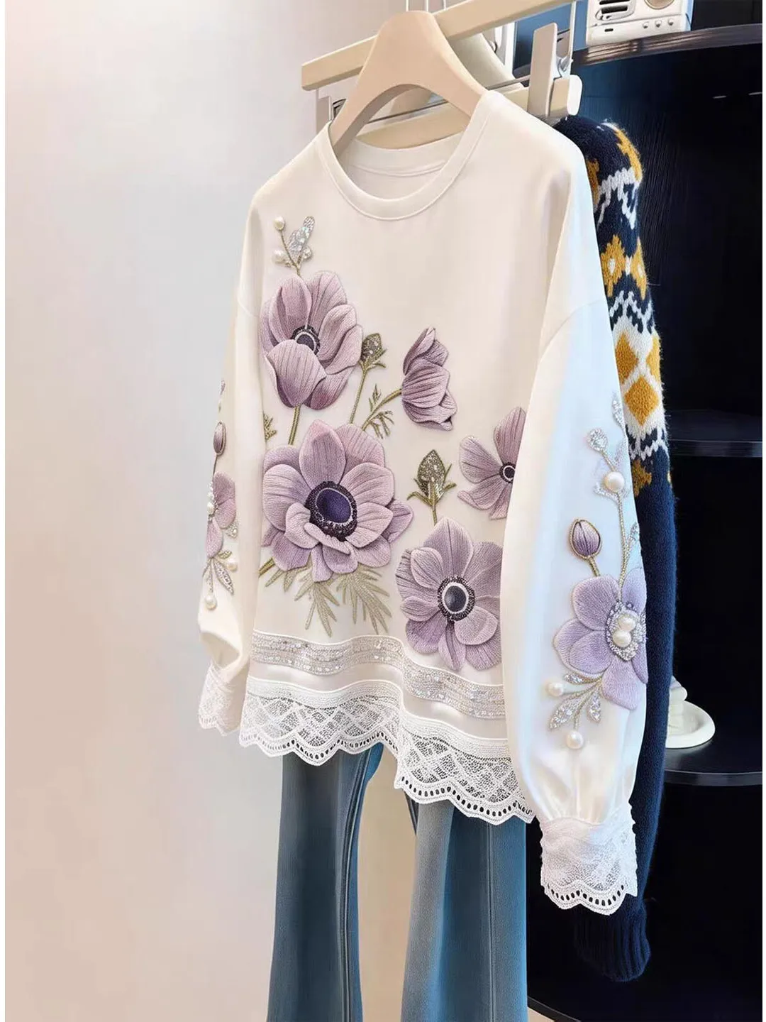 2026 New Style Beautiful Floral Lace Splicing T-Shirt Women's Premium Feeling Long Sleeve round Neck Anti-Stain Durable