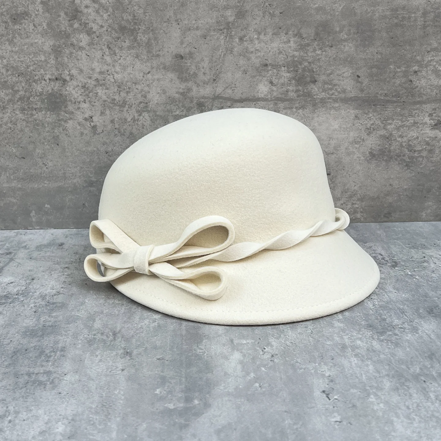 Elegant Wool Felt Berets Fedora Hats Women Winter Hat Pillbox Cap Ladies Bow Fascinator Hat Derby Wedding Ceremony Church Hat