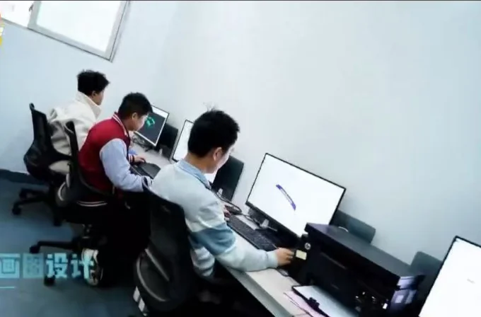 Es adecuado para la gran pantalla de control central de la pantalla de entretenimiento para pasajeros en G AC Trumpchi GS8