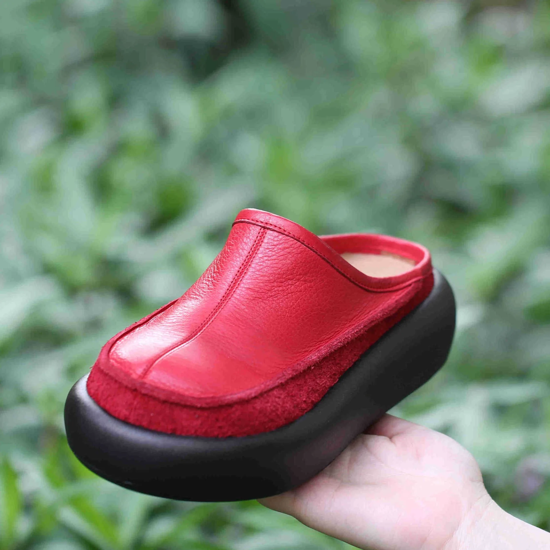 

Birkuir Retro Closed Toe Platform Slippers Women Thick Heel Sandals Shoes Luxury Outdoor Slippers Genuine Leather Beach Slides