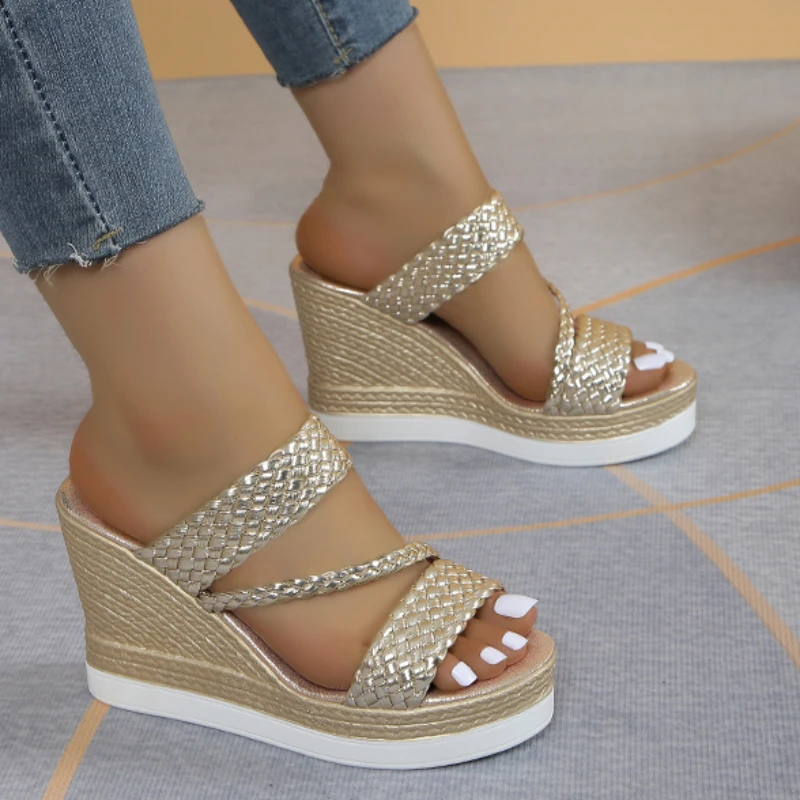 Women Sandals Summer New Outdoor Beach Sandals Comfortable Hot Shallow Wedges Shoes for Women Designer Casual Sandals Size 36-43