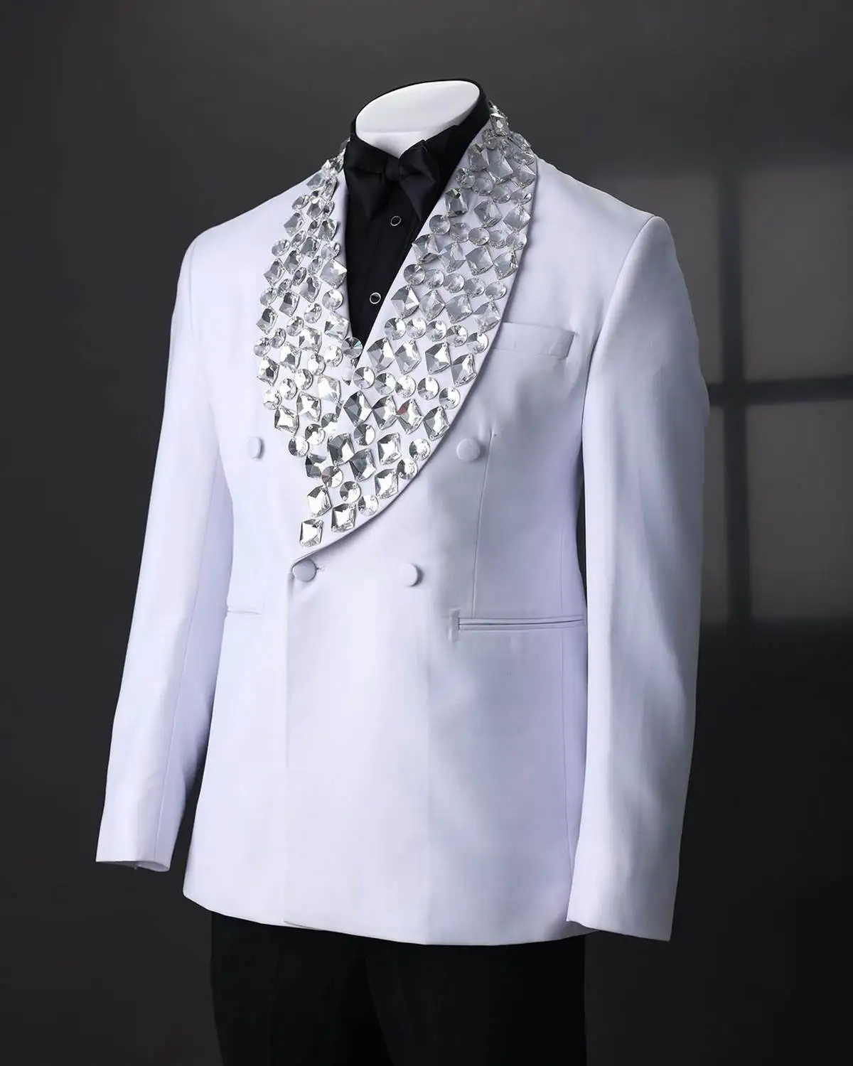 Mens Tuxedo Suit Handmade Beads Diamondls Blazer Jacket Customized Slim Fit Groom Wedding Formal Occasions Tailored Wear Jacket