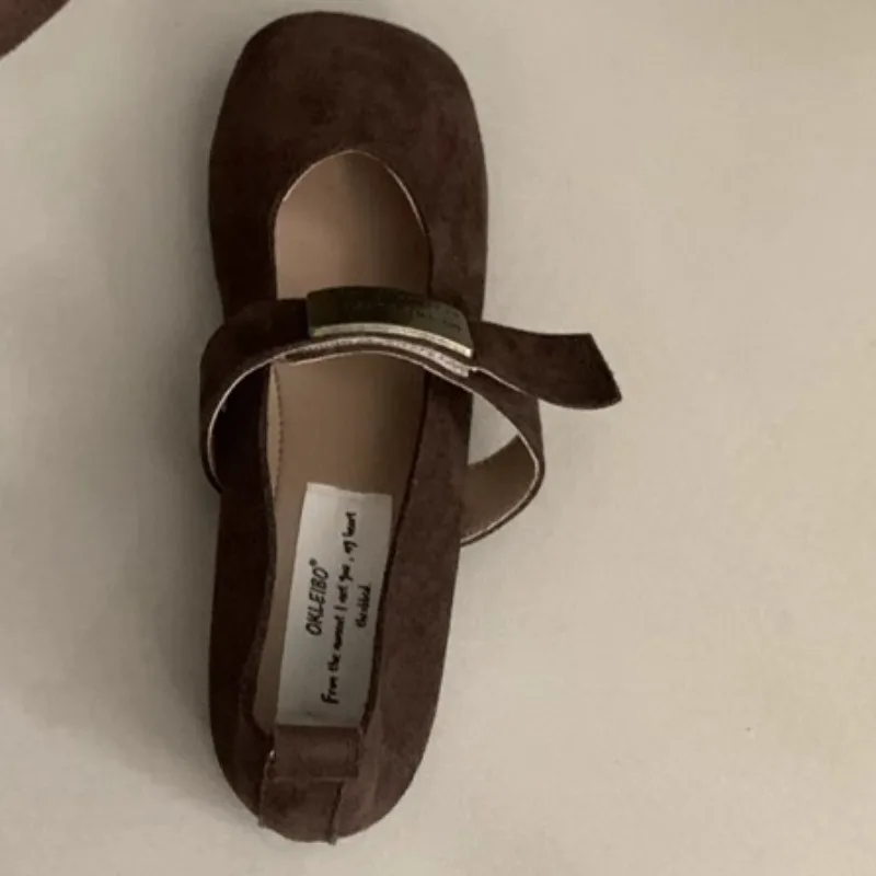 2025 Mocassini da donna con design a punta quadrata di nuova moda primavera 2025, passeggiate all'aperto, comode scarpe basse impermeabili in pelle scamosciata poco profonda