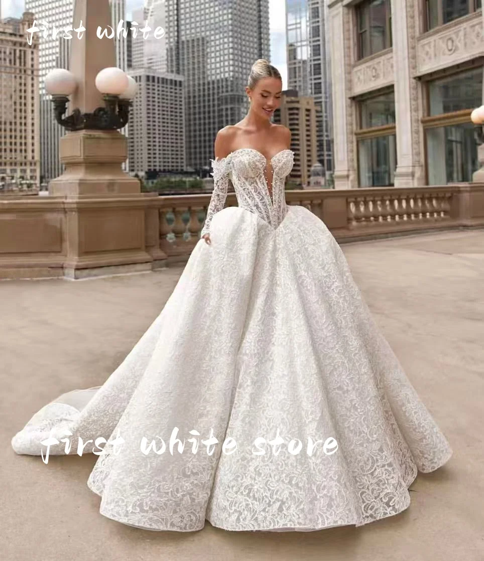 Abiti da sposa di lusso Firstwhite Una linea di abiti da sposa in pizzo da donna Sweetheart manica lunga Backless Abiti da sposa personalizzati