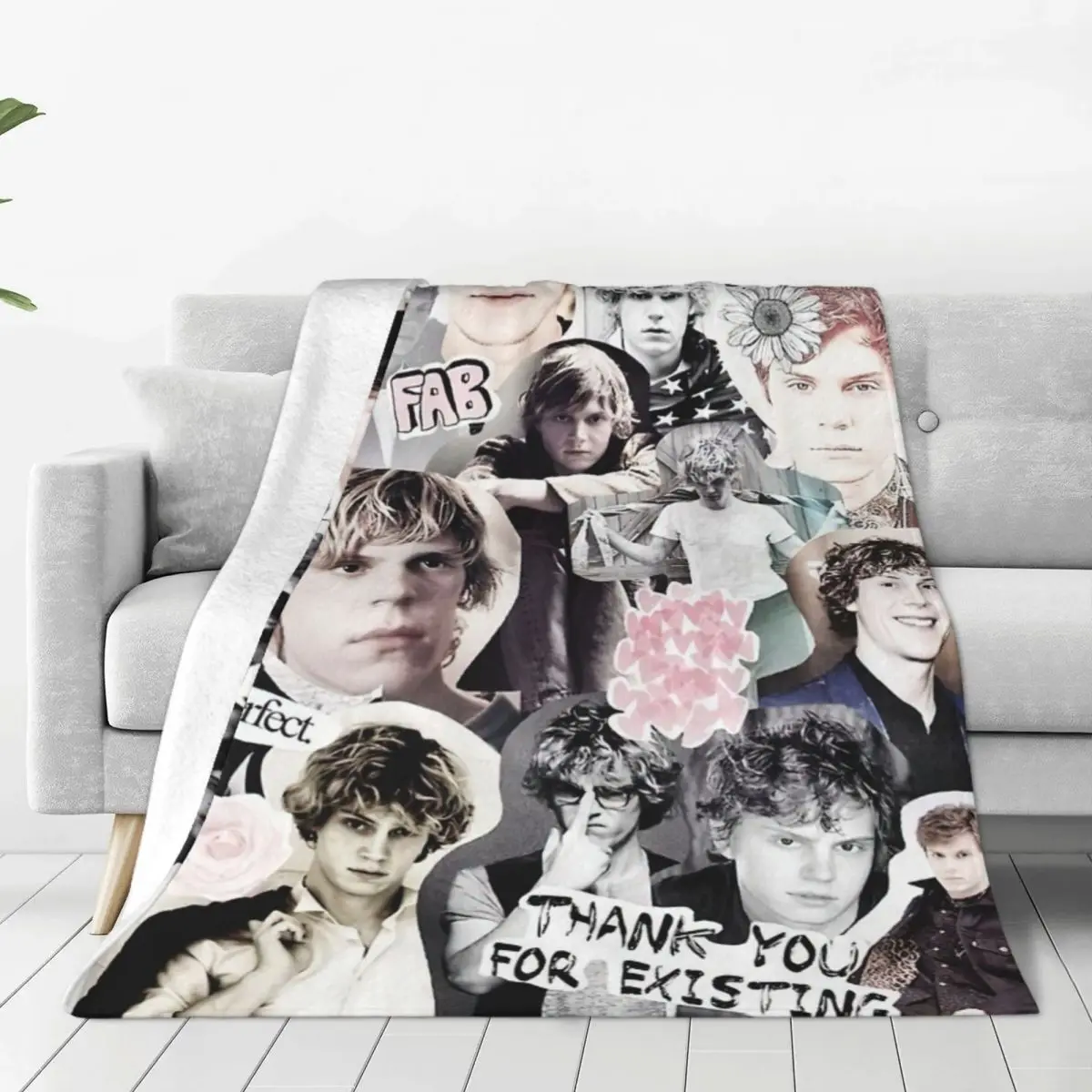 

Evan Peters Collage Actor Movie Coral Fleece Plush Throw Blanket Blanket for Bedding Bedroom Ultra-Soft Bedroom Quilt