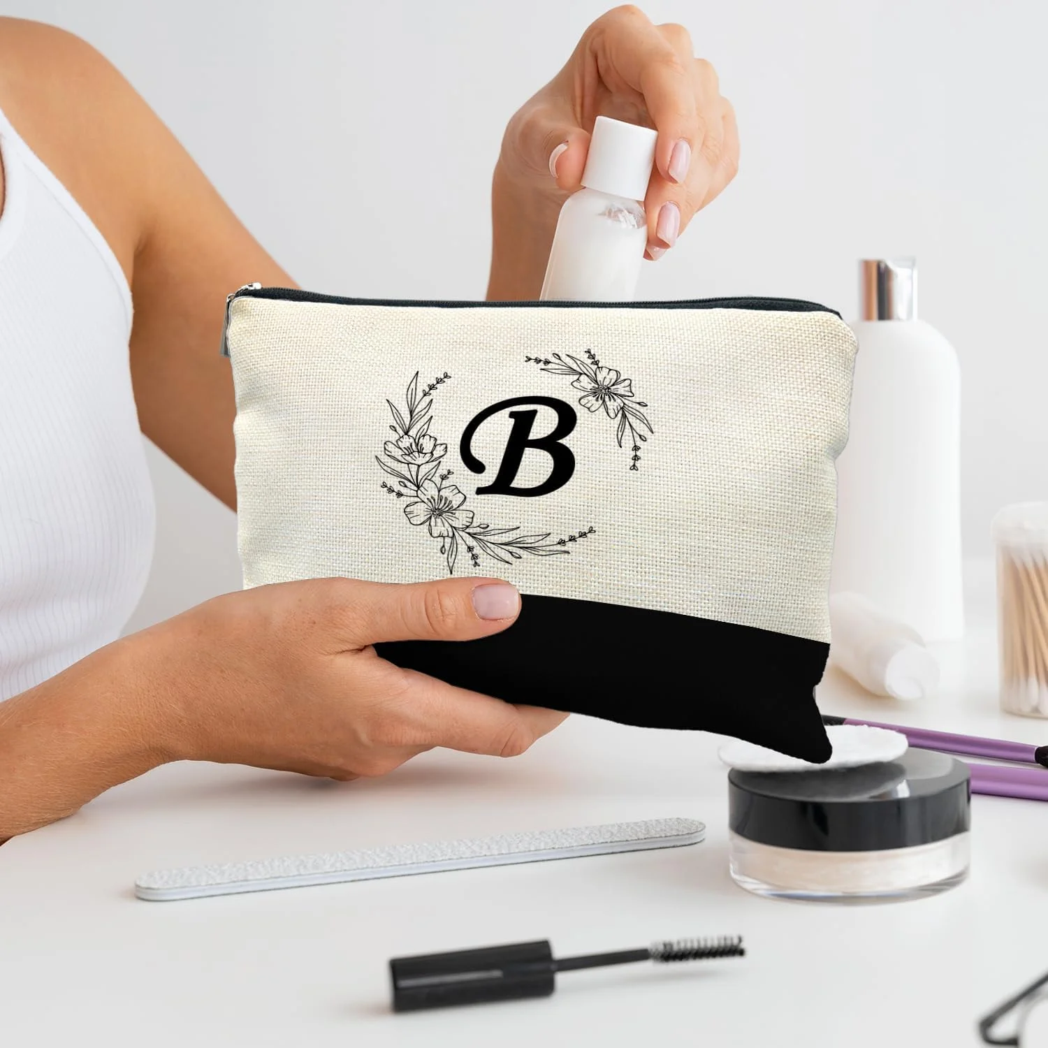 Personalized A-Z Initials Bride Bridesmaid Cosmetic Bag Makeup Bag for Bridal Shower Proposal Gifts Bachelorette Party Supplies