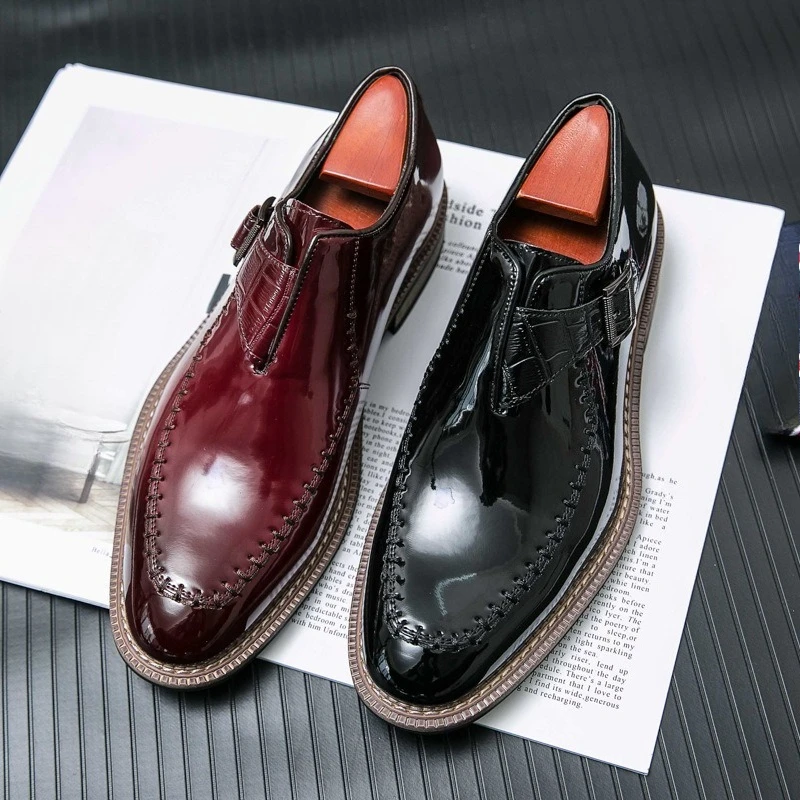 

Мужская повседневная обувь из лакированной кожи в стиле ретро, качественная удобная осенняя обувь ручной работы 2025 года в британском стиле, уличная черная социальная обувь для мужчин