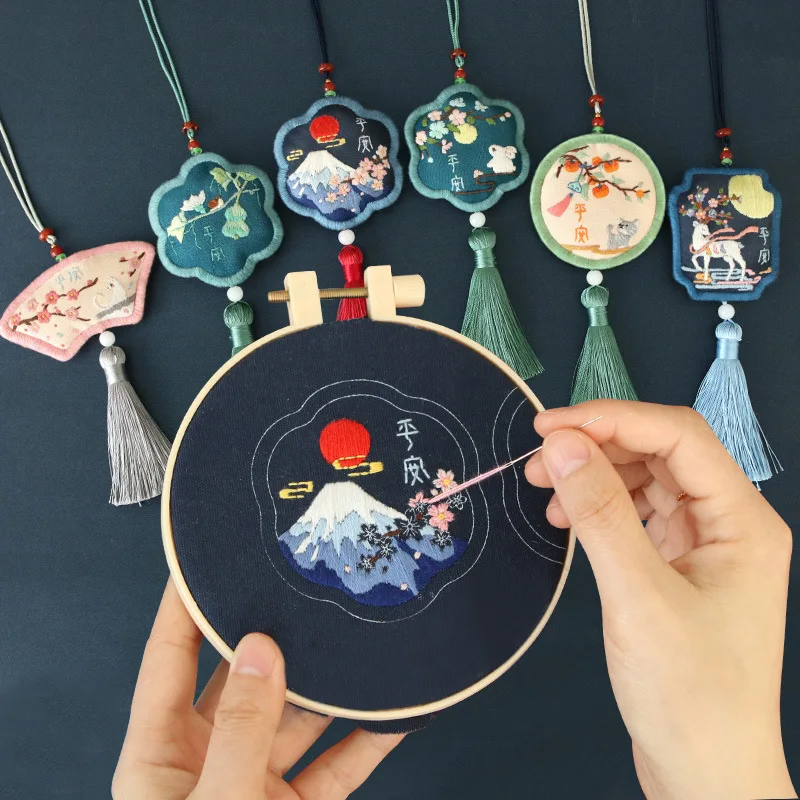 DIY peace charm sachet sachet material hand-embroidered purse car pendant peace blessing. Send gifts to friends