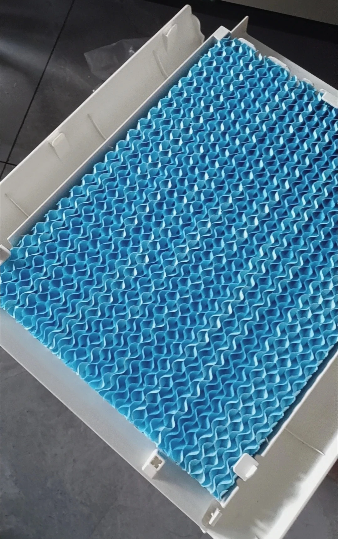 new 1pcs For Midea air conditioning fan accessories kraft paper wet curtain AC120-17ARW 262*352*40mm blue Air Conditioner Parts - view 2
