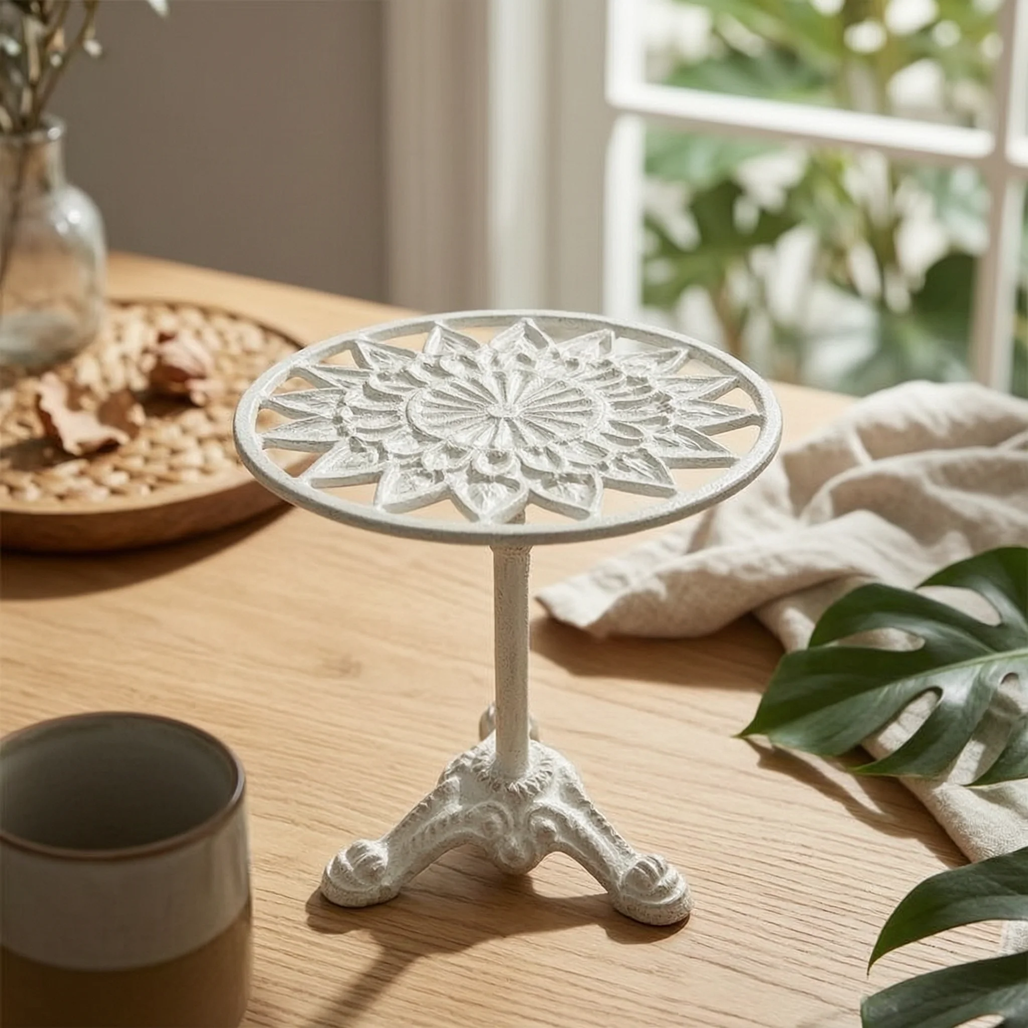 Cast-Iron Plant Stand Decorative Flower Stand with Tripod Base Heavy Duty Rustic for Gardeners, Patio, Balcony