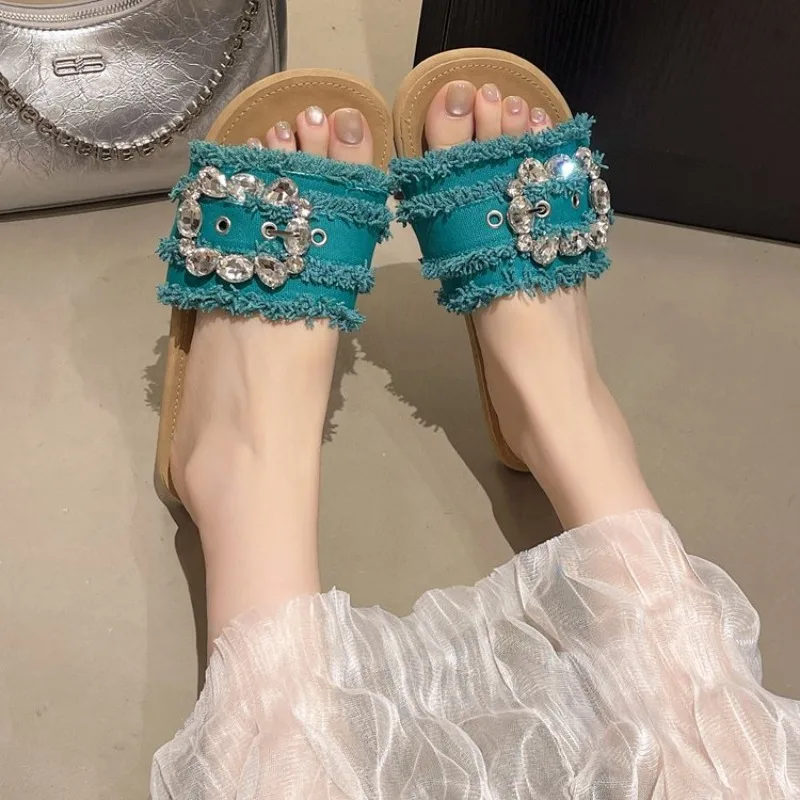 

2026 Fashion Crystal Buckle Slides Green Flat Fabric Upper Women Slides Soft Sole Flip Flops Ladies Footwear
