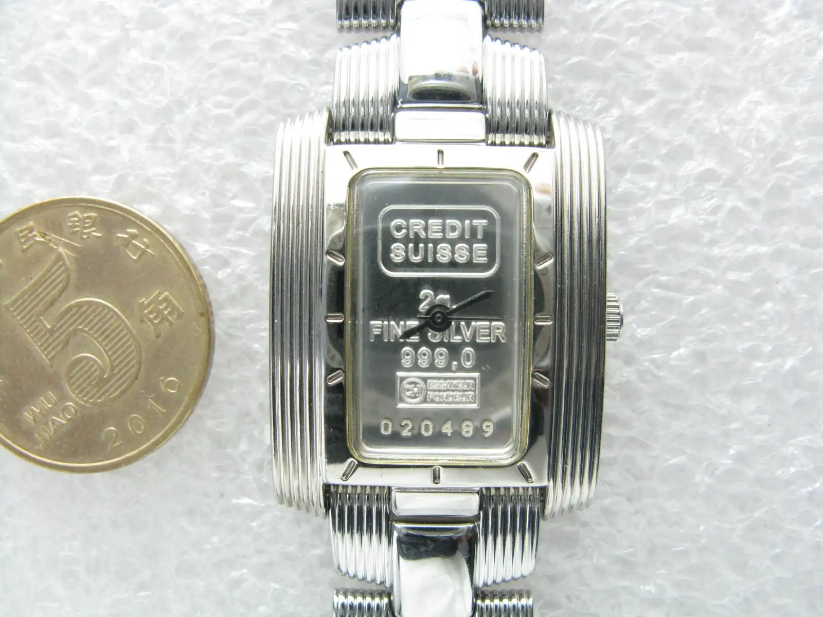 CREDIT SUISSE Кварцевые женские часы с серебряным циферблатом «2g 999»