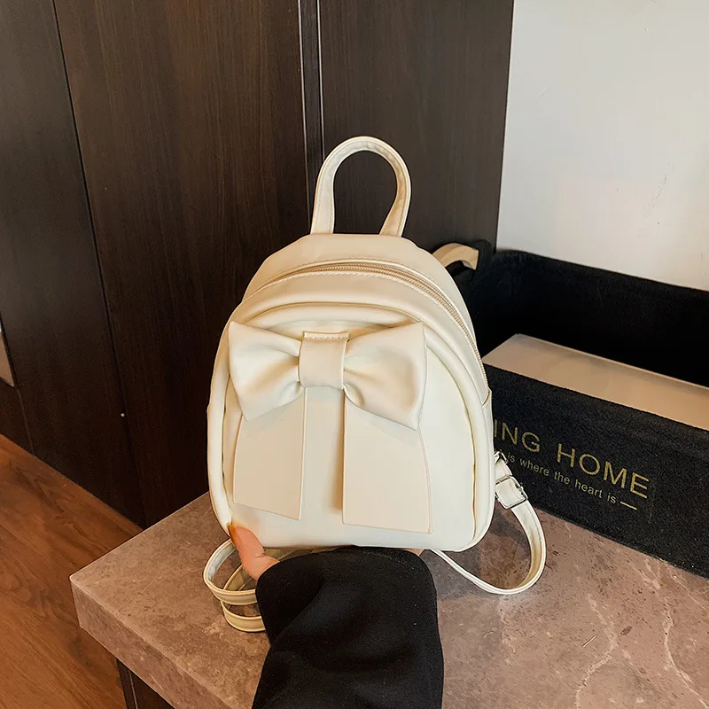 2026 fashion trend simple backpack with large capacity waterproof design for women's commuting comfort backpack