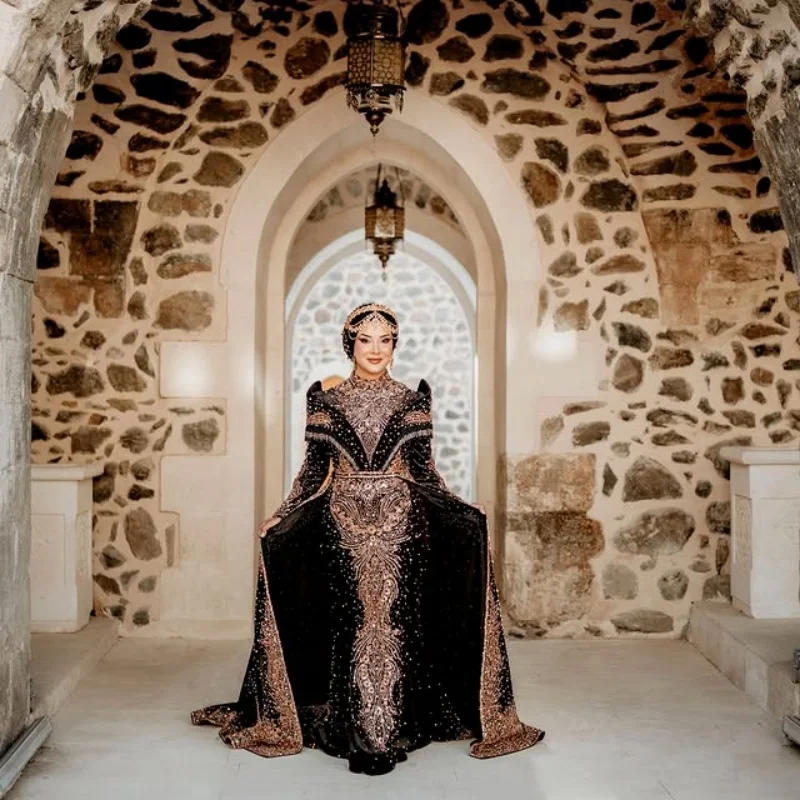 

Customized Arab Shiny black Quinceanera Dresses Off the Shoulder flower applique Long tail Vestido 15 Quinceanera