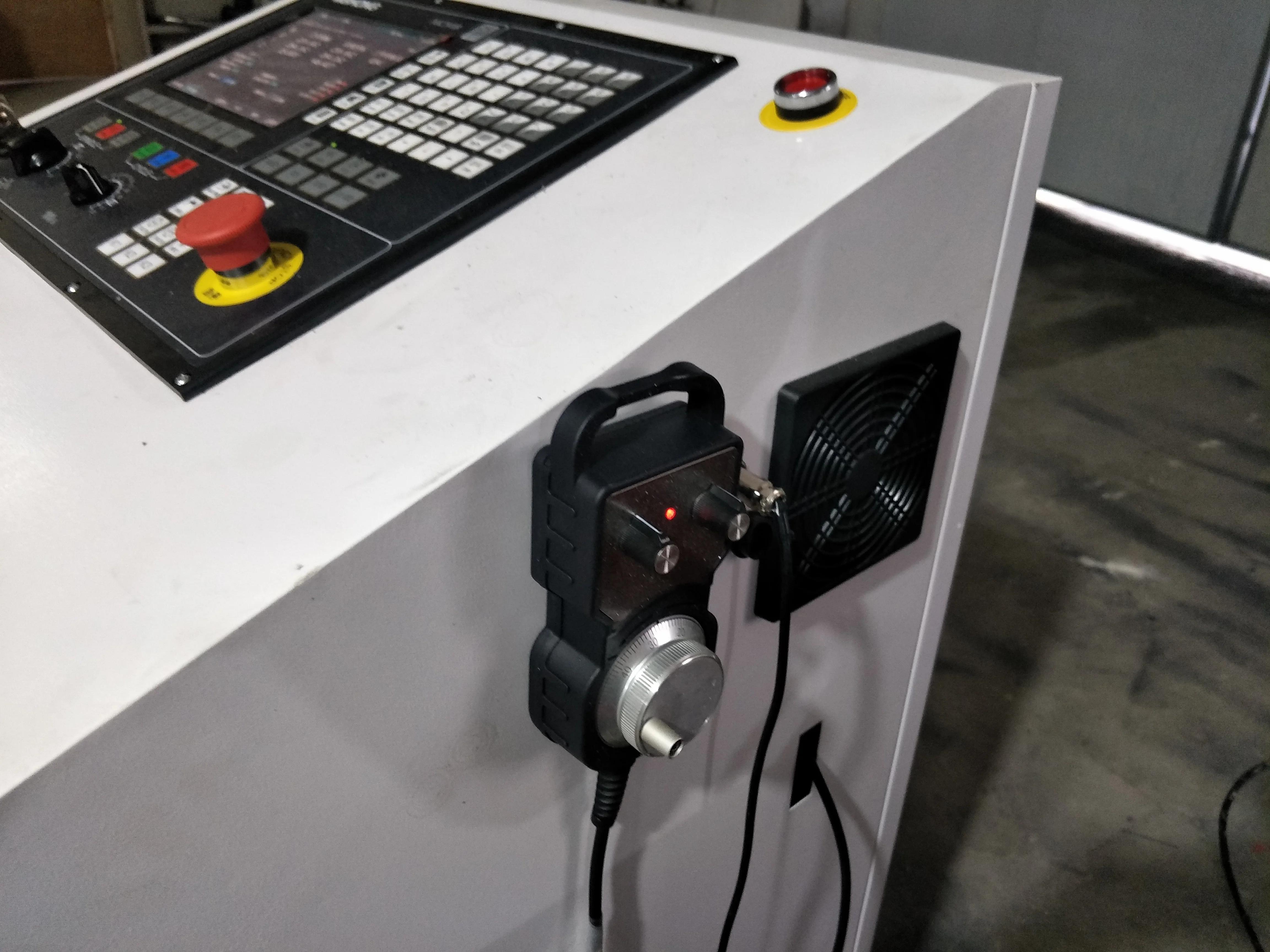 Routeur CNC haute configuration 6090 6012 ATC 6090/mini cnc 6090 avec changeur d'outils