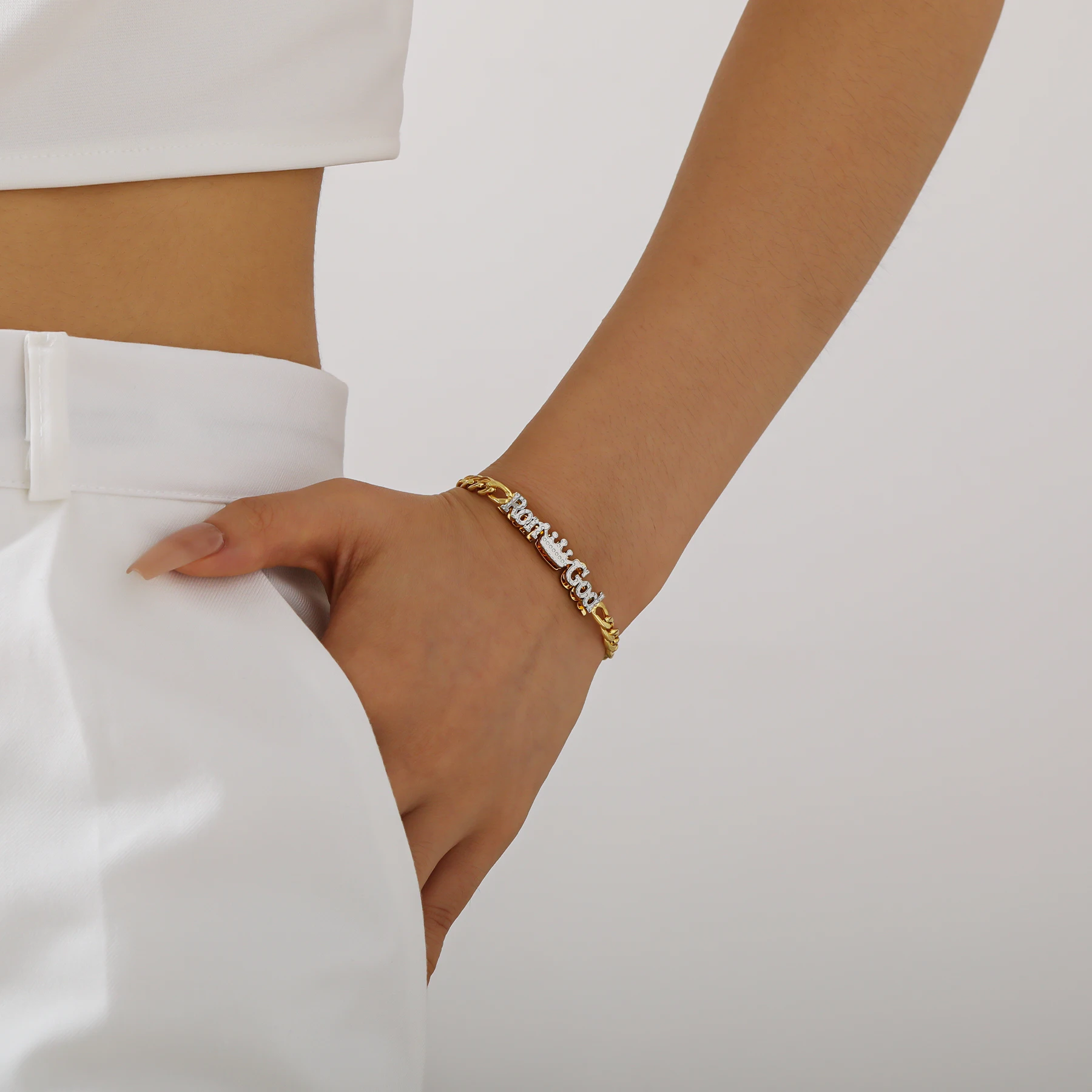 Personalisierte Namensarmbänder 18K Vergoldet Individuelles Edelstahl Zweifarbiges Kubanisches Kettenarmband Schmuckgeschenk für Frauen – Detail 3