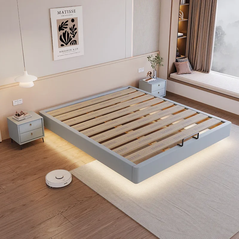 سرير رئيسي حديث وبسيط، شقة صغيرة، رف، بدون مسند ظهر، حافة دافق، بدون بجانب السرير. #3