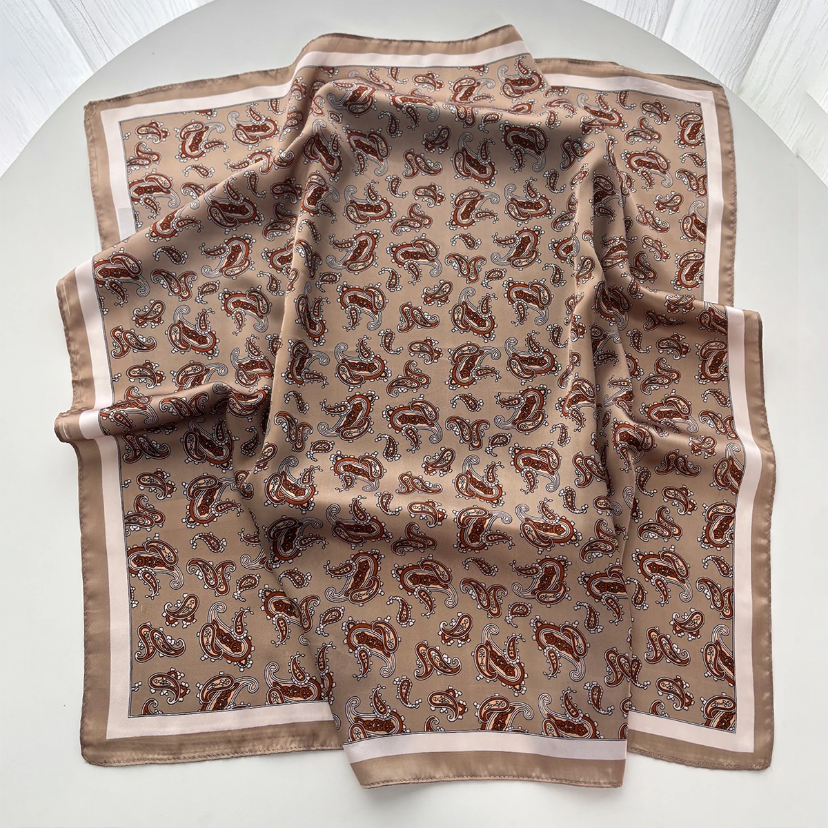 Luxuriöser Paisley-Druck Schal Damen Seidenimitat Halstücher Foulard Bandana Hijab Haarbänder Quadratische Schals Wickeltücher – Detail 14