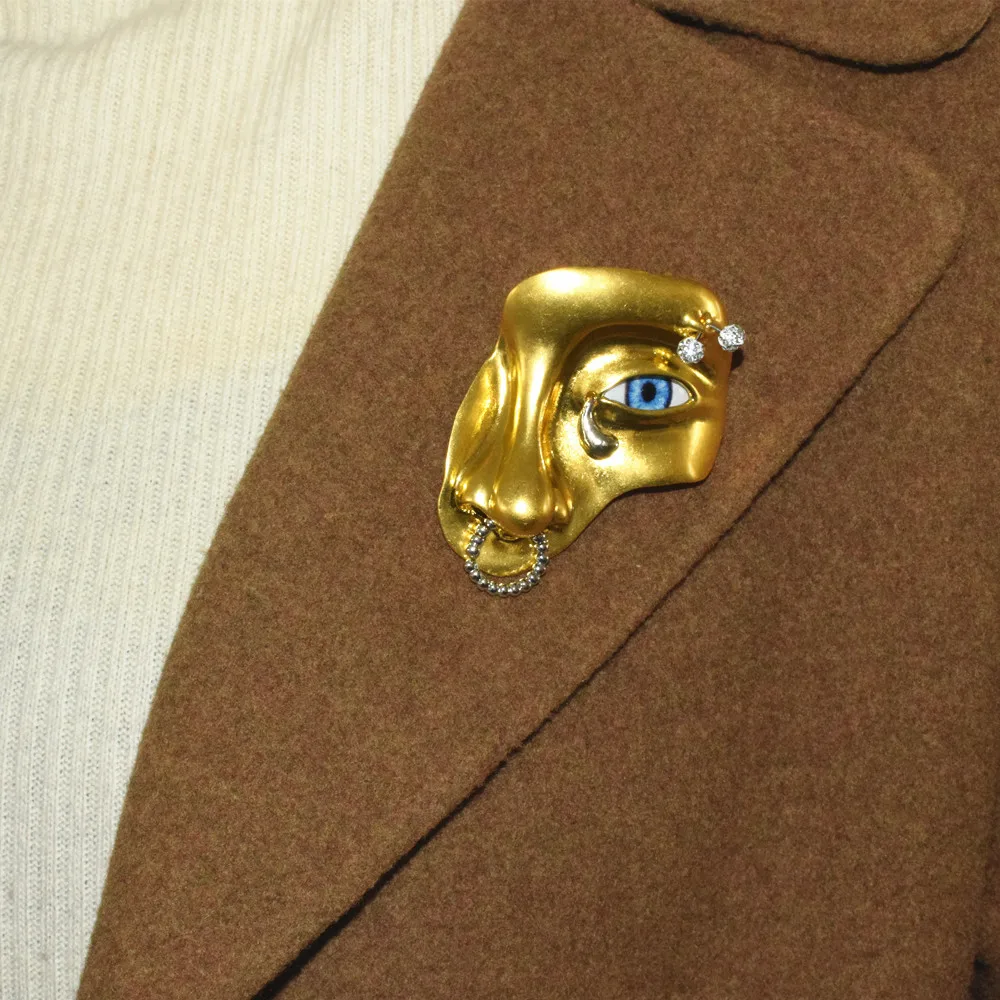 Exaggerated Alloy Gold-plated Mask Facial Design Brooch For Women Jewelry Fashion Show Pin Brooches Accessories