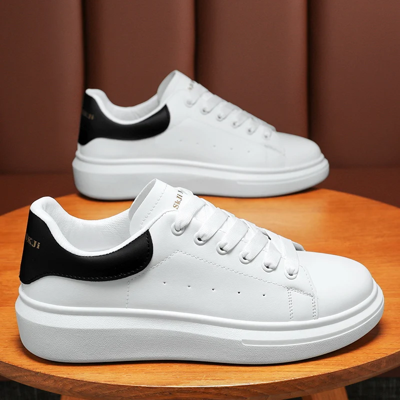 Four Seasons Fashion Trend Running Shoes Lightweight build Good grip on ground Low-top design Size 35-44 for teens and adults