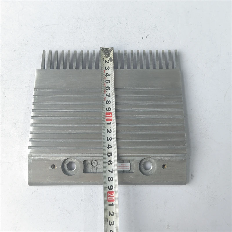Pettine in alluminio per scale mobili RTV.A DEE 2209592   L=202,7 mm