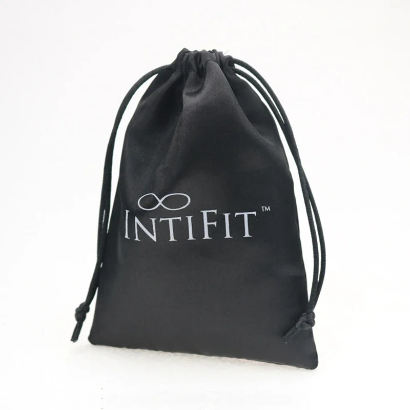 شعار مخصص حقيبة التعبئة والتغليف الساتان الأسود للمجوهرات / ماكياج / الزفاف / حزب عذراء الشعر الشريط الرباط حقيبة كيس الغبار