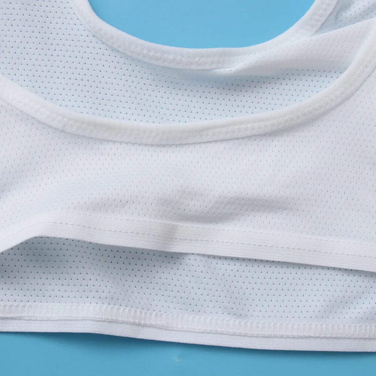 1Pcs Absorbent Sweat Guard Underarm Vest Women White Size M Breathable Comfortable Sweatproof Shirt Protector Women Sweat Vest