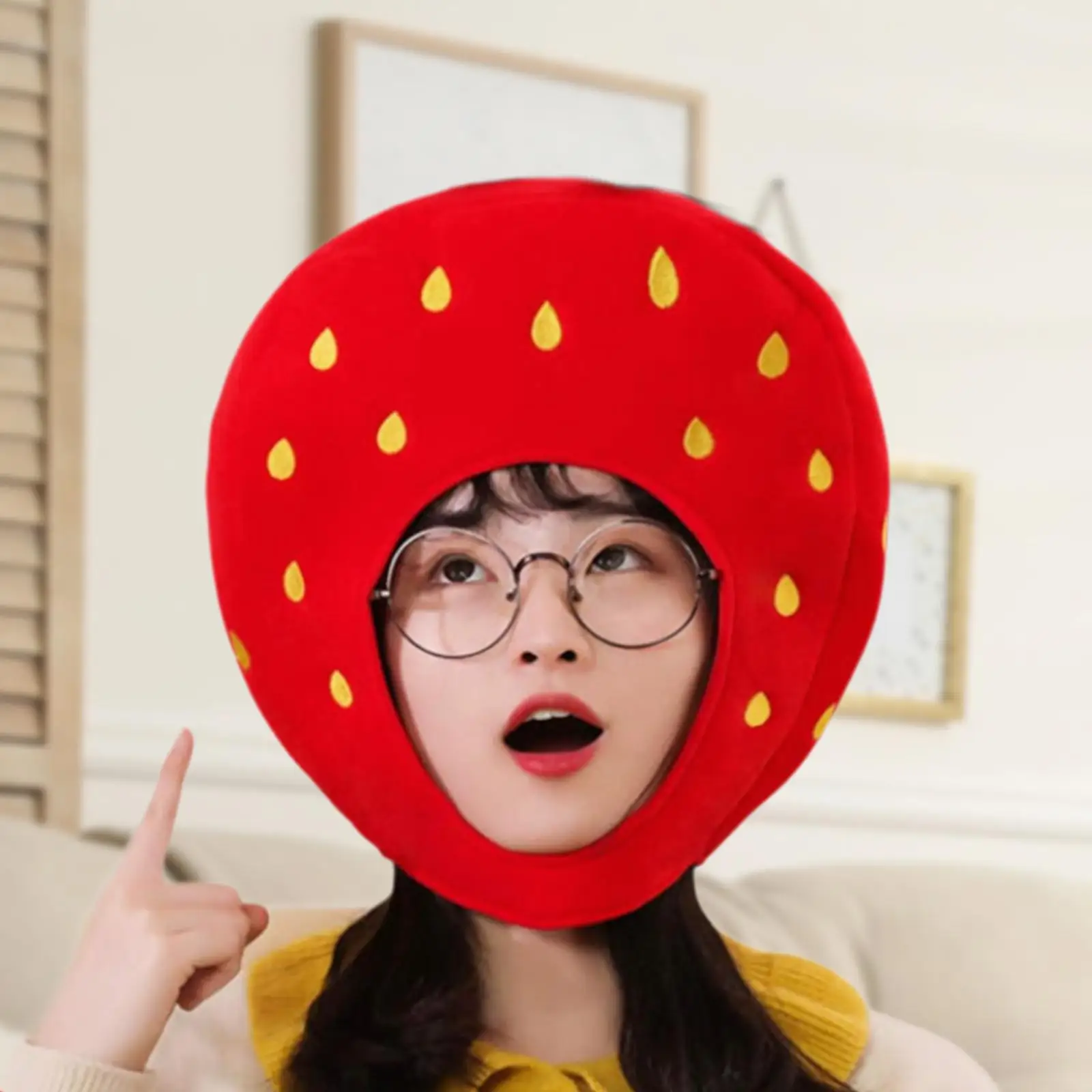 

Cute Plush Hat Strawberry Warm Headwear Funny Soft Headpiece Photo Prop Fruit Headgear for Halloween Selfie Party Dress up Event