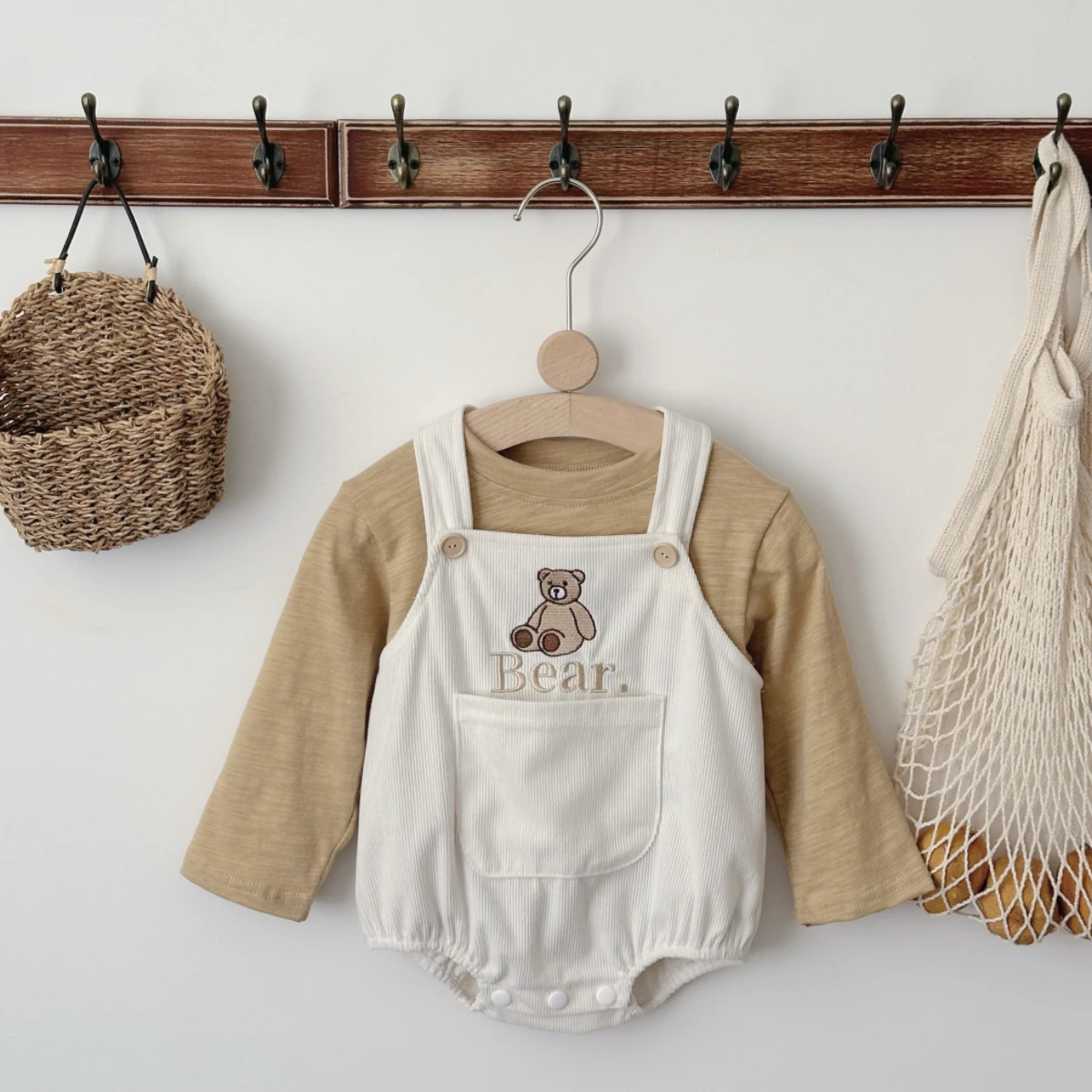 2025 Autumn Newborn Baby Boy Girl Clothes Casual Sleeveless Romper Loose Little Bear Embroidery Shoulder Strap Triangle Jumpsuit