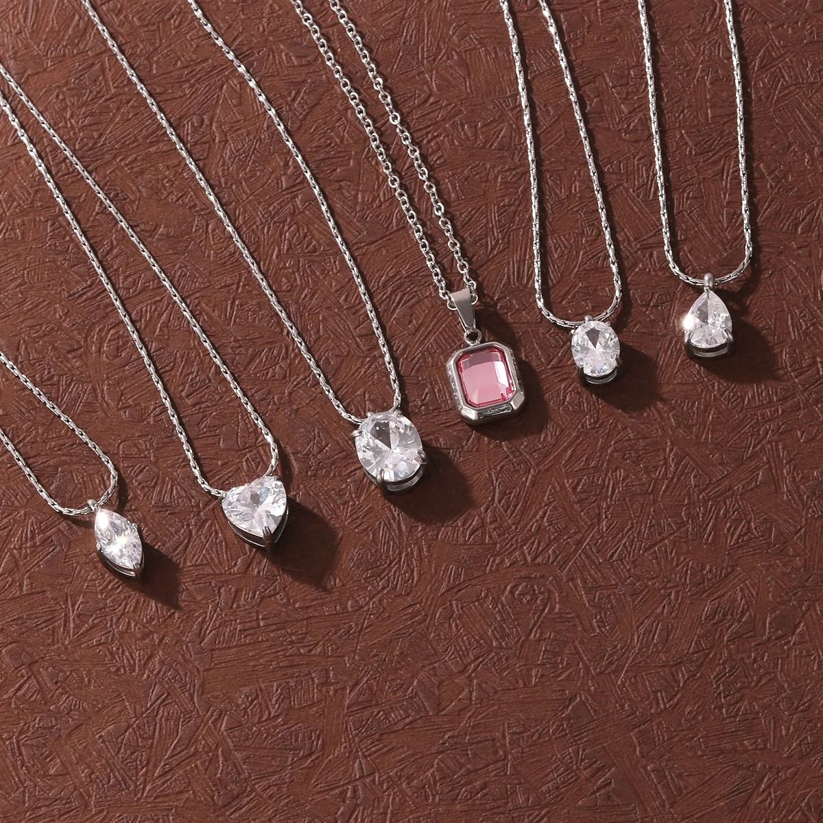 Edelstahl Zirkonia Herz-Anhänger Halskette Silberfarben Tropfenform Quadratischer CZ-Stein Charm Choker Damenschmuck