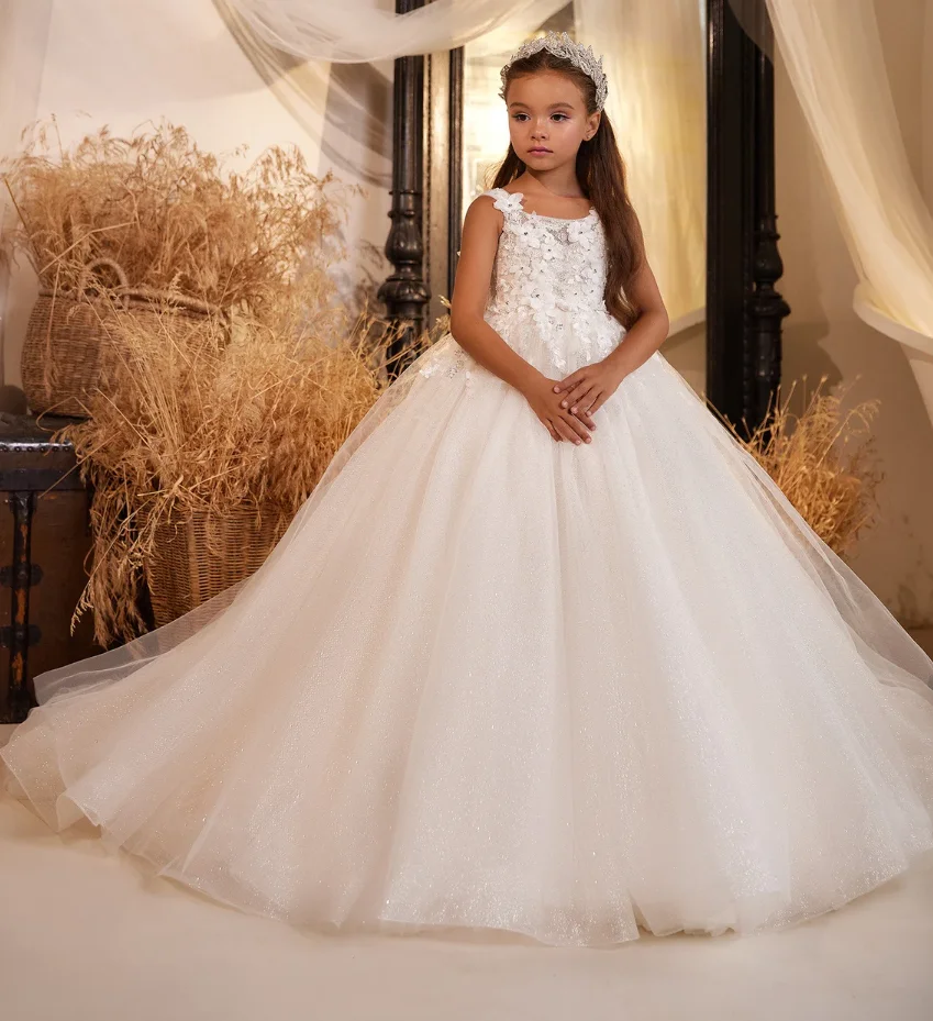 

White Ivory Flower Girl Dresses Ball Gown Kids Wedding Party Pageant First Communion Gown 3D Appliques Sleeveless