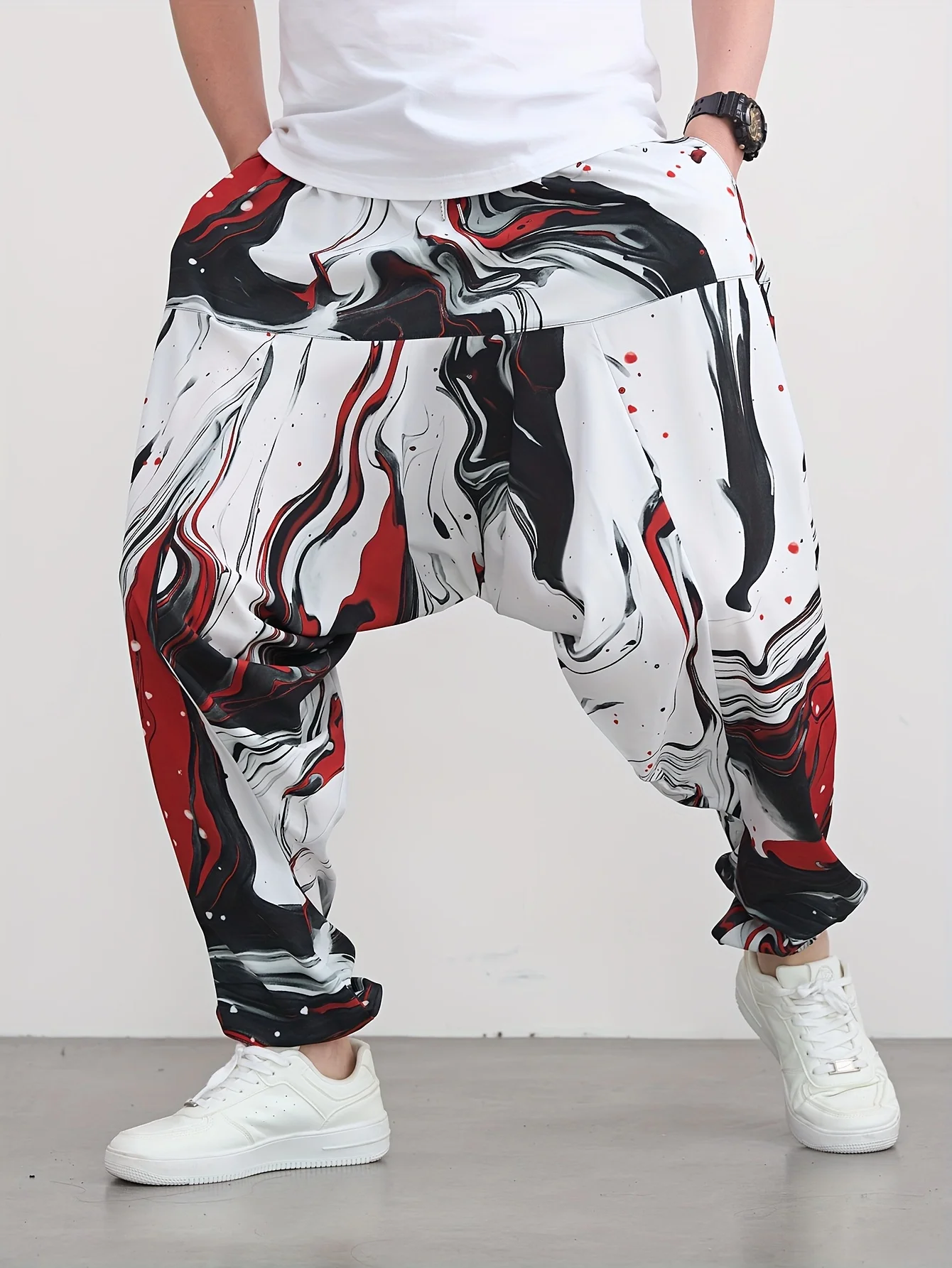 

Men's summer pants lightweight harem pants, dynamic abstract print, elastic waistband, suitable for beach and summer outings