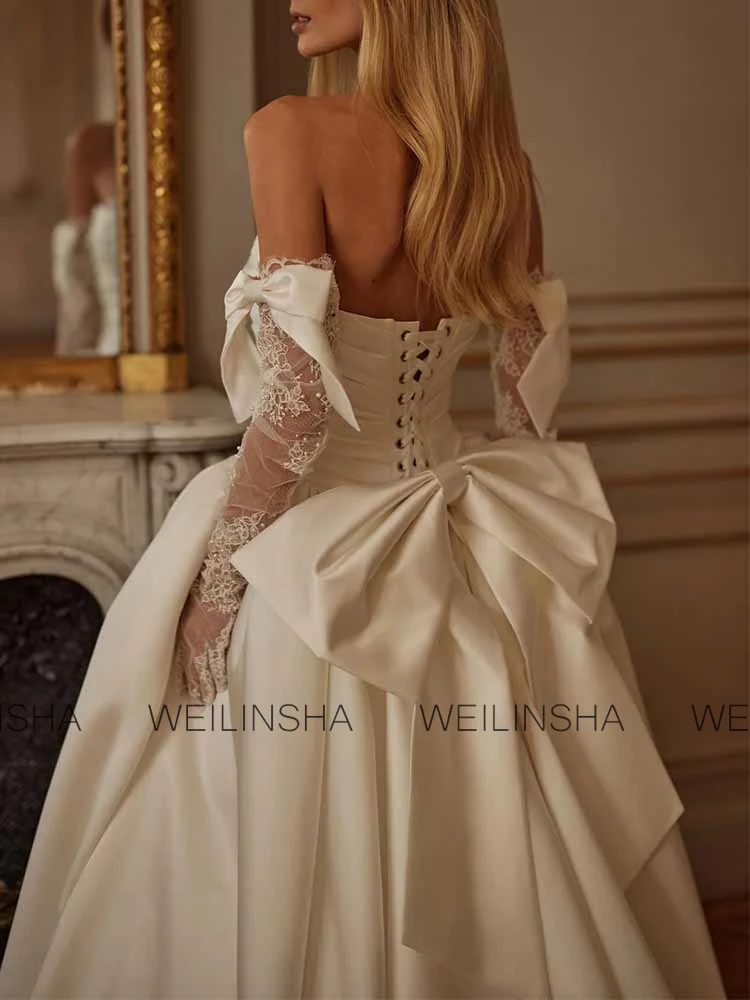 Formele Hal Trouwjurken Satijn A-lijn Bruiloft Jurken Ivoor Off-the-shoulder Kanten Strikjes Ruches Staart Trouwjurken