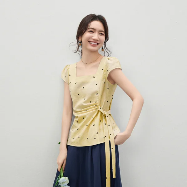 

Женская шифоновая блузка SENTUBILA с принтом в виде сердечек, летняя, желтая, с квадратным вырезом, плиссированная, с завязками на талии, с коротким рукавом, 162VB5766