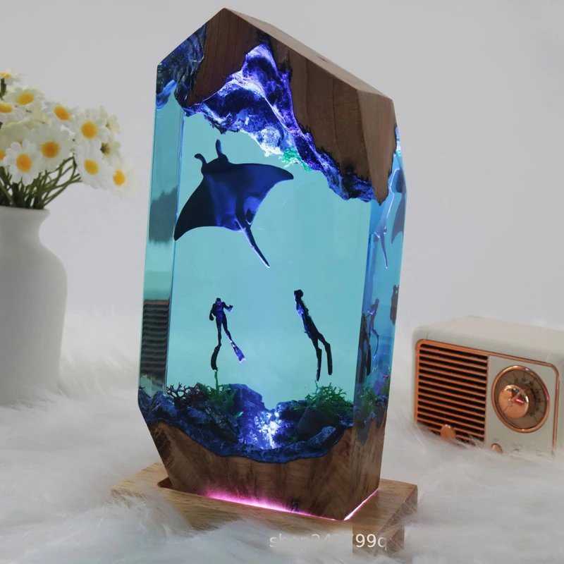 

Resin Lamp Ocean Theme Night Light Creative Art Decoration Divers Manta Ray Landscape Table Lamp USB Charging