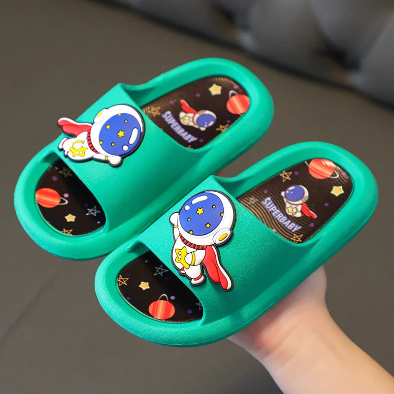 Astronaut children\'s slippers summer boys and girls cartoon non-slip soft bottom 3-11 years old indoor home baby slippers.