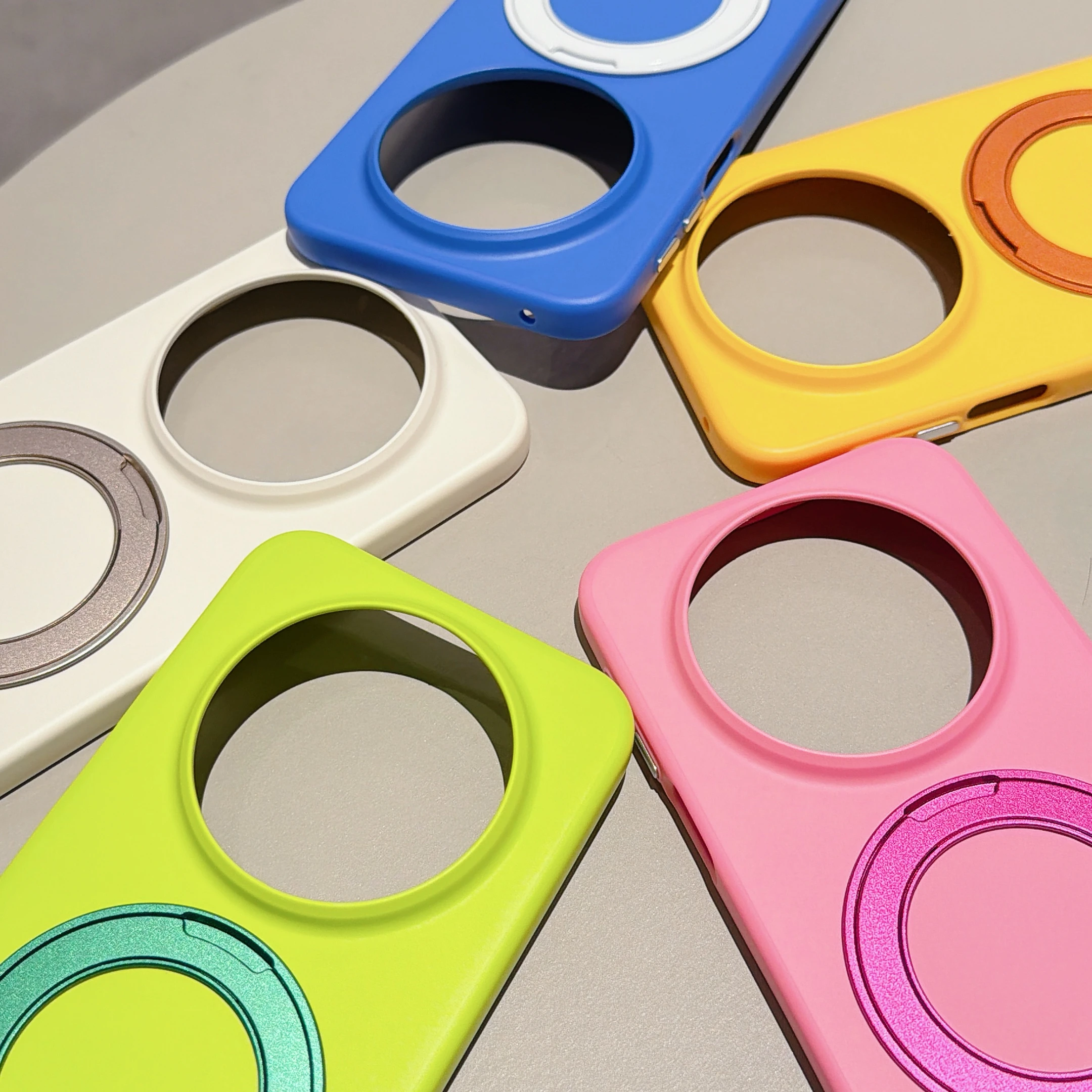 Magnetic Charging Stand - Funda de silicona líquida mate con
