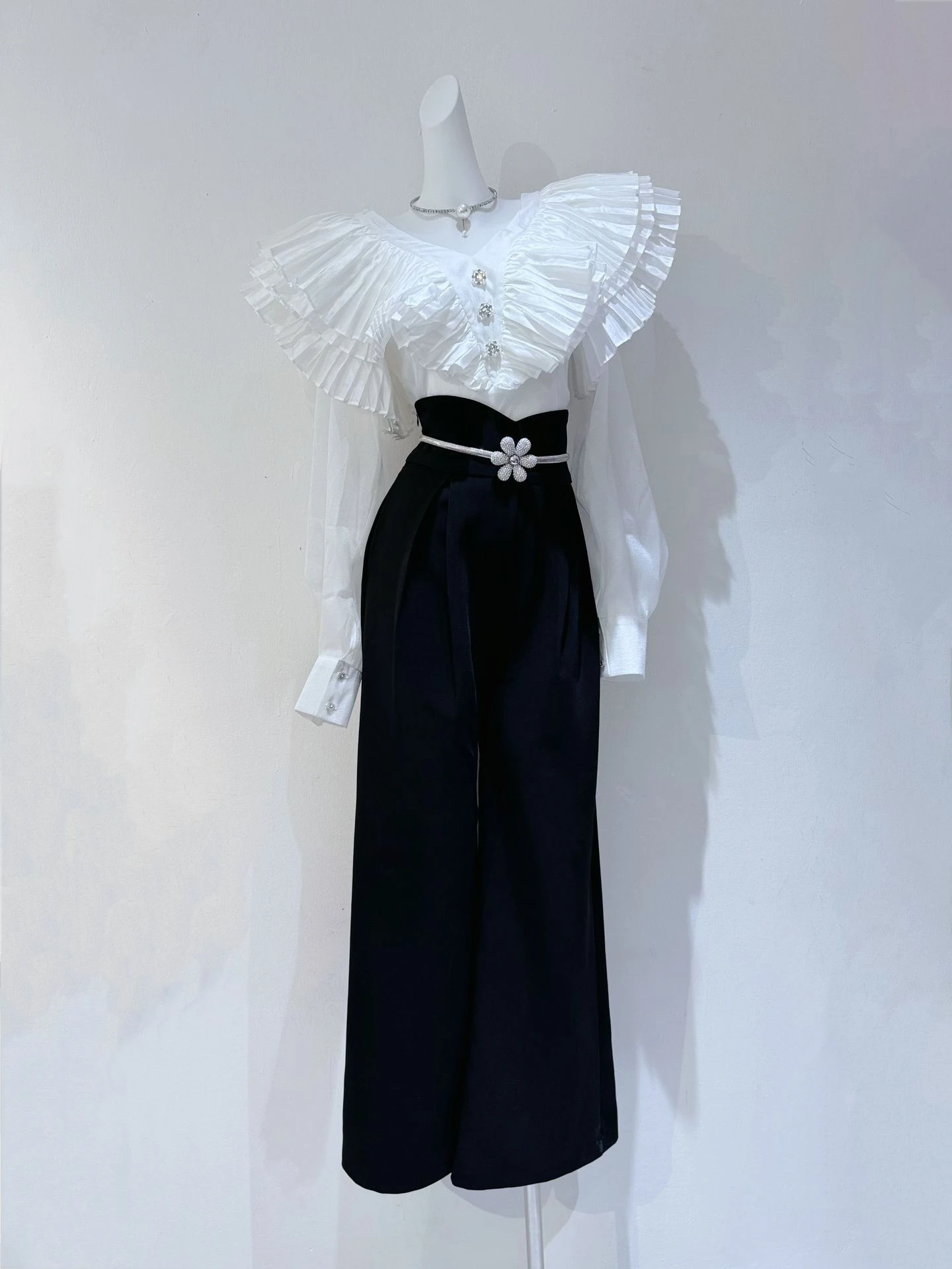 

Summer 2026 High Waist Draped Loose Wide Leg Pants Slimming Straight Casual Design Long Trousers Women's Commute Sle Polyes...