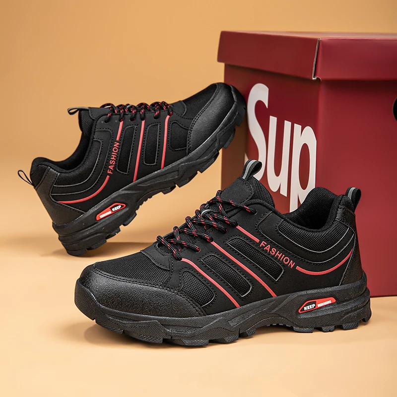 

Deep-groove wear-resistant outsole, suitable for complex road conditions and various outdoor scenarios such as mountain trails,